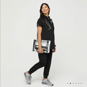 Black Maternity scrub set Size S